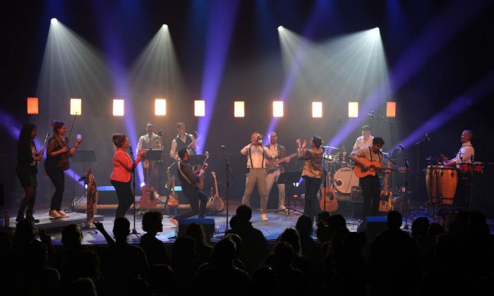 https://forum.revestou.fr/uploads/images/2025/08/11/guinguettehc_full_on_stage_1.jpg